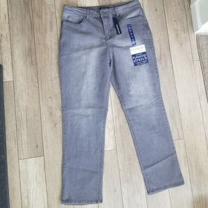 NWT Bandolino Gray Mandie Stretch jeans